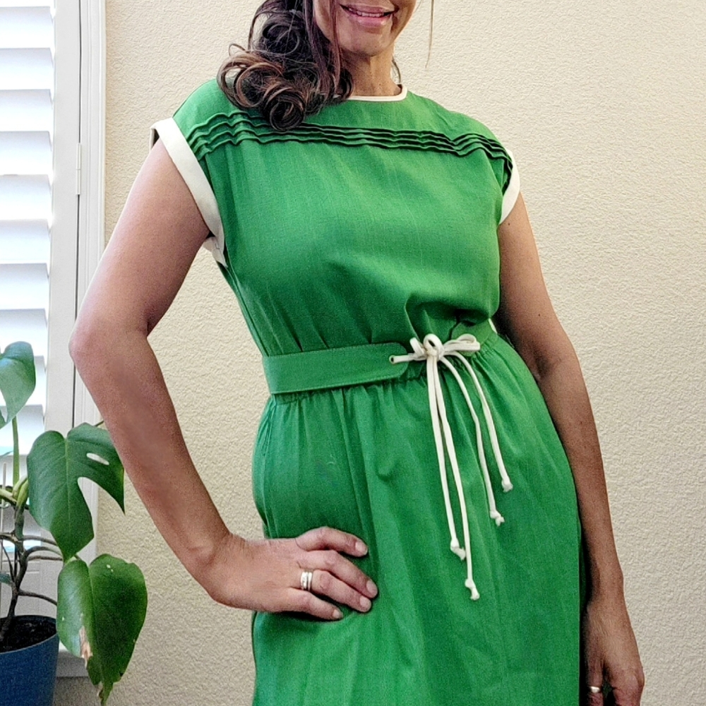 Vintage Dress by Miss Oops - Picture 7 of 17
